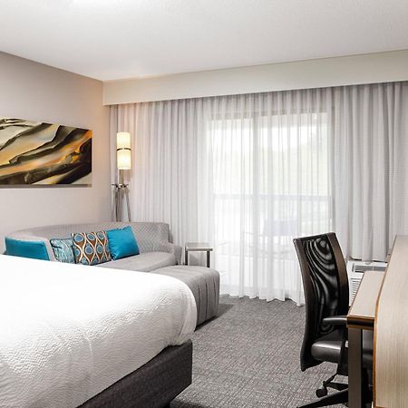 Courtyard Paducah West Hotel Bagian luar foto