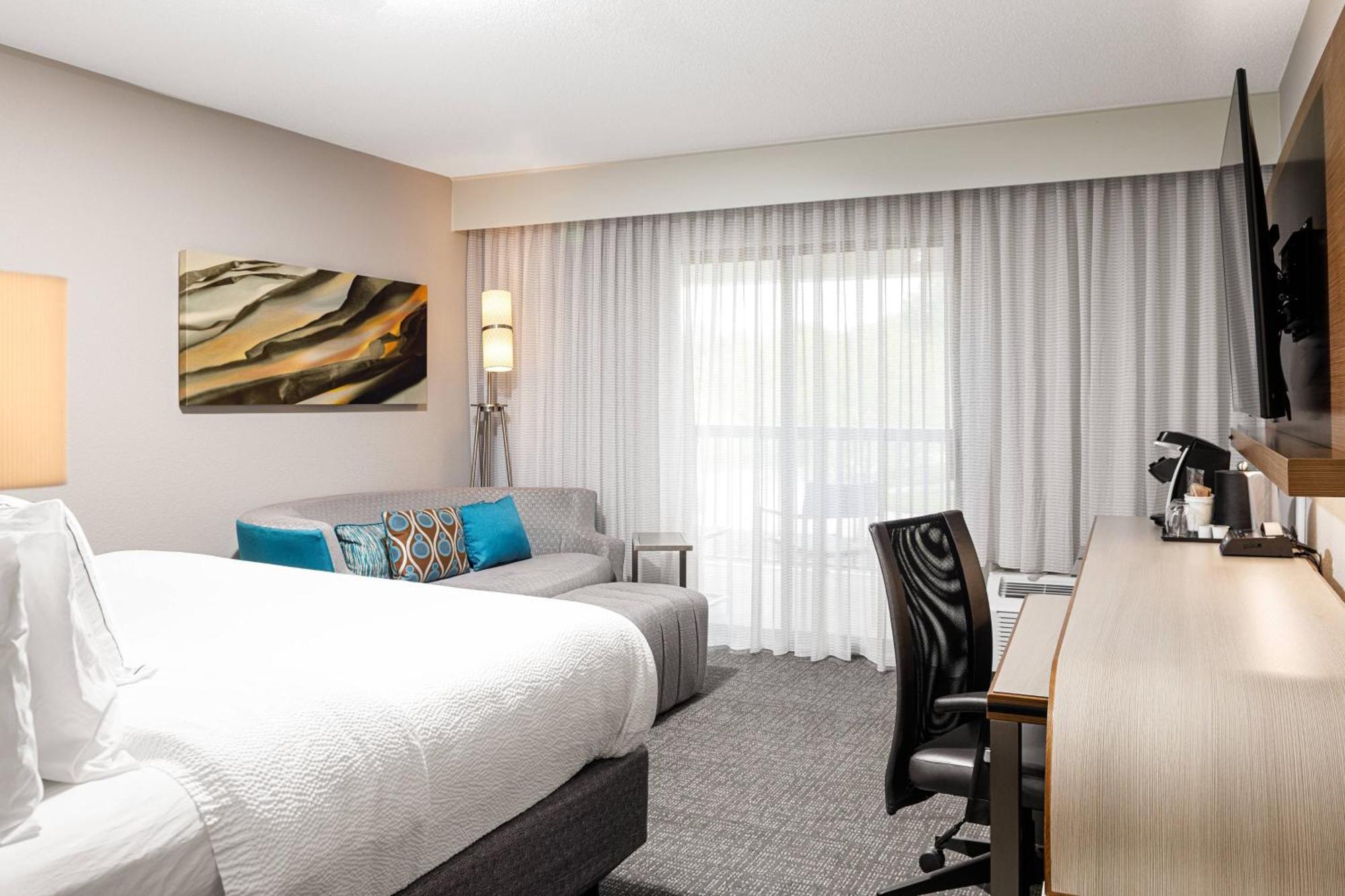 Courtyard Paducah West Hotel Bagian luar foto