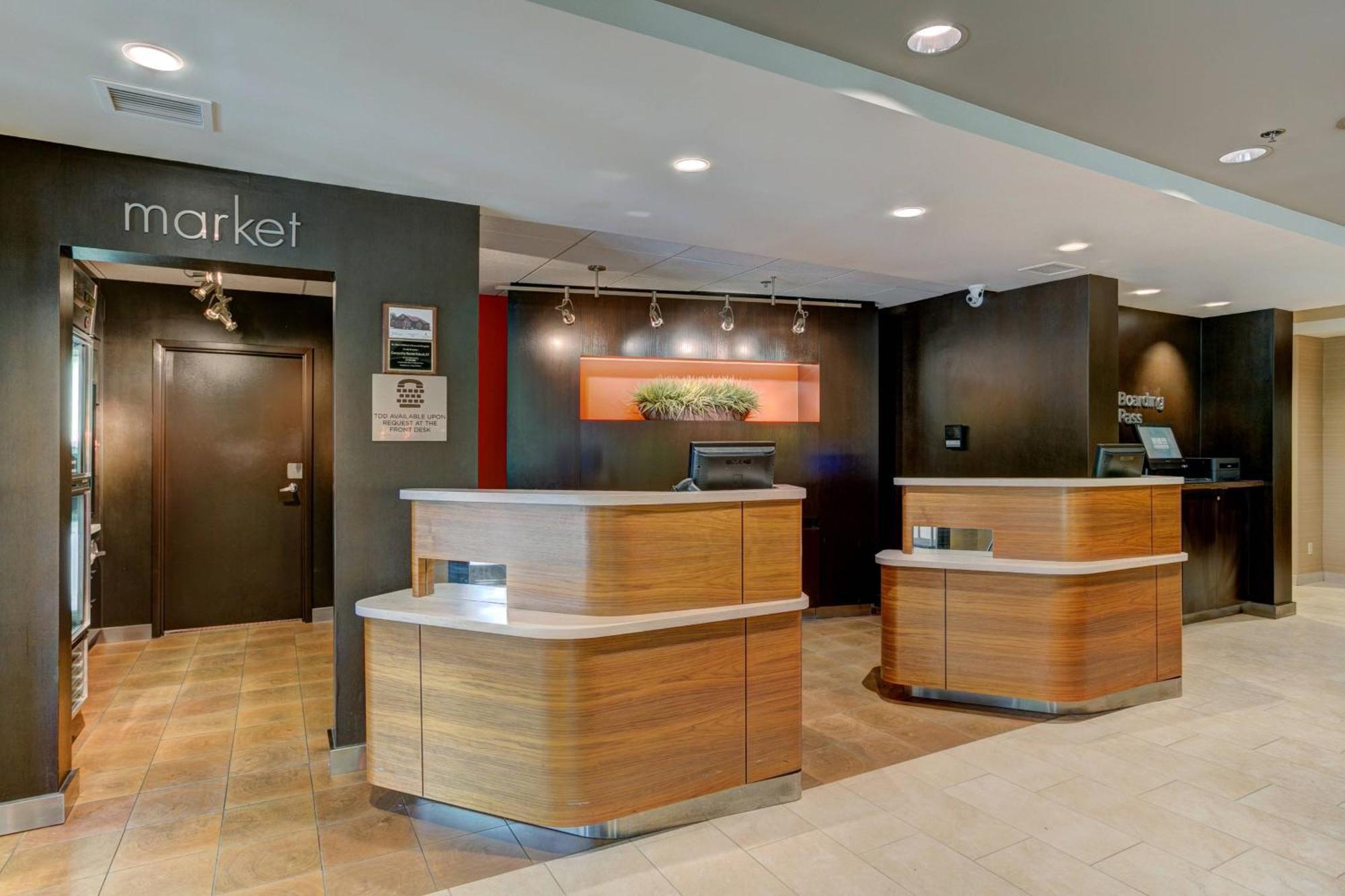 Courtyard Paducah West Hotel Bagian luar foto