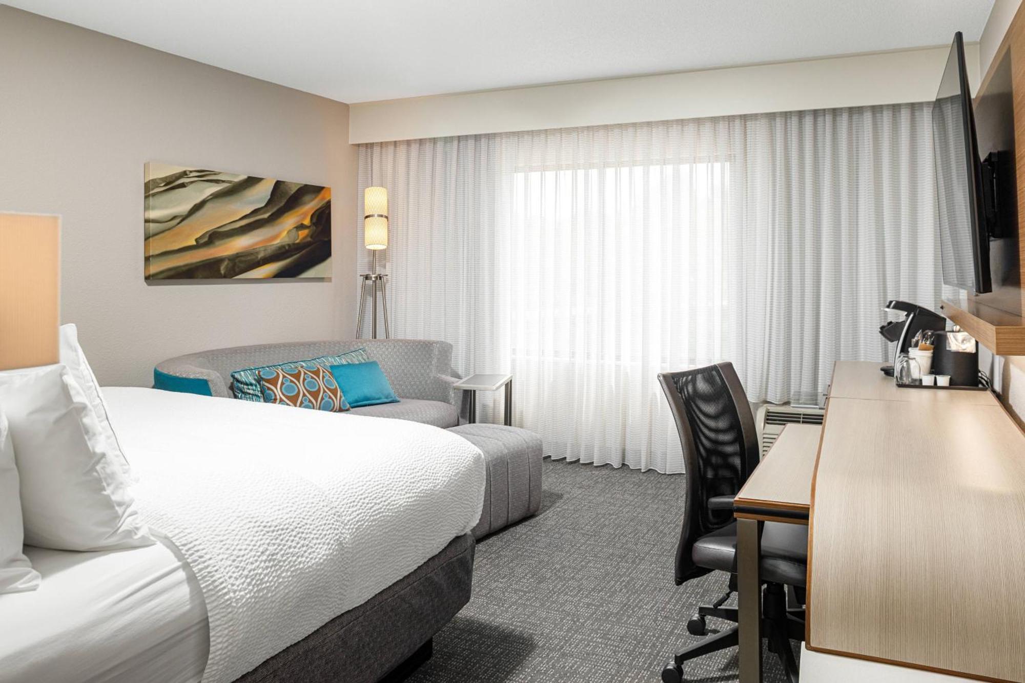 Courtyard Paducah West Hotel Bagian luar foto