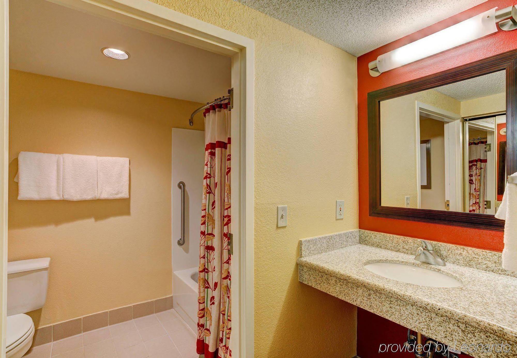 Courtyard Paducah West Hotel Bagian luar foto